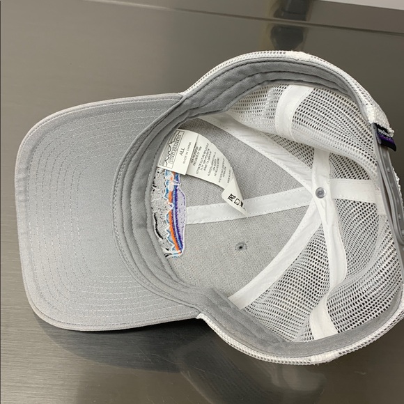 Patagonia hat mesh back in grey and white - Picture 5 of 10
